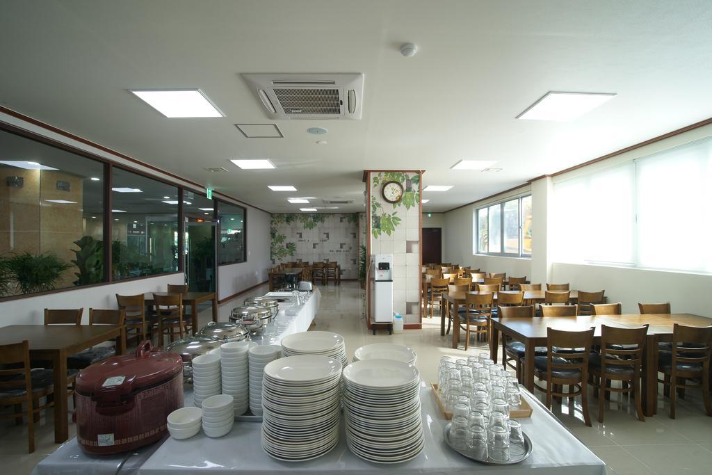 Seongsan Aqua Beach Hotel Seogwipo Bagian luar foto