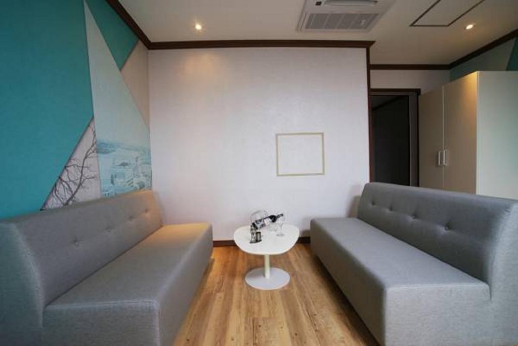 Seongsan Aqua Beach Hotel Seogwipo Bagian luar foto