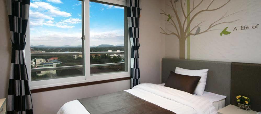 Seongsan Aqua Beach Hotel Seogwipo Bagian luar foto