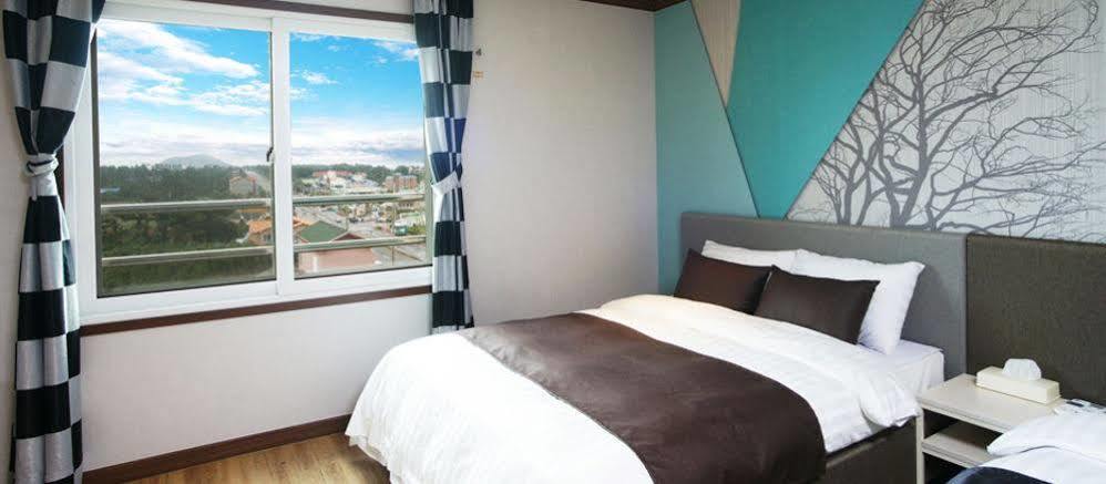 Seongsan Aqua Beach Hotel Seogwipo Bagian luar foto