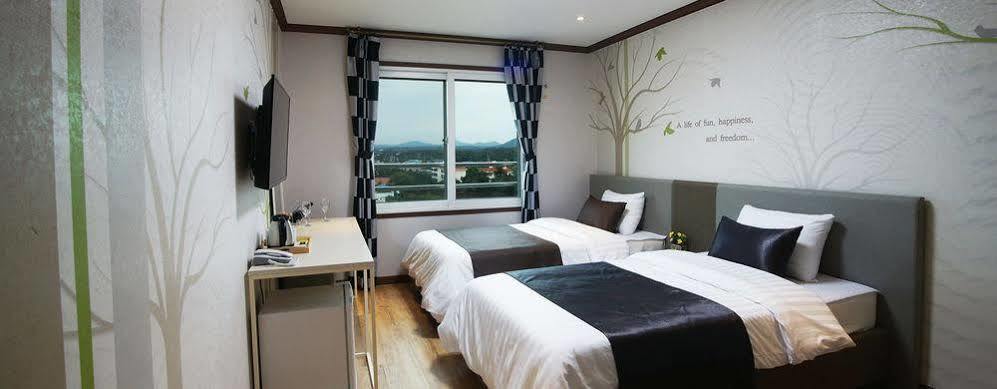 Seongsan Aqua Beach Hotel Seogwipo Bagian luar foto